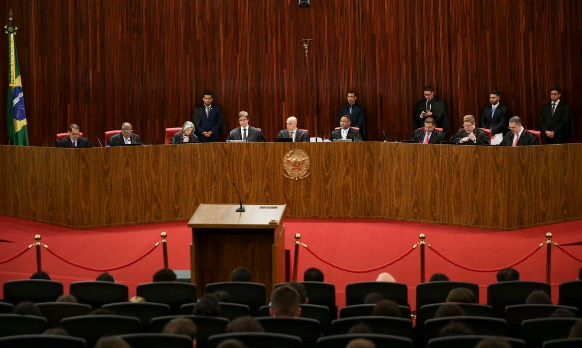 Brasília (DF), 22/06/2023 - O Tribunal Superior Eleitoral (TSE) realiza sessão plenária para o julgamento da ação (Aije nº 0600814-85) que pede a inelegibilidade de Jair Bolsonaro e de Walter Braga Netto, candidatos à Presidência da República nas Eleições 2022. Foto: Marcelo Camargo/Agência Brasil